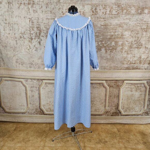 Lanz Of Salzburg Other - Vintage Lanz of Salzburg Cotton Flannel Nightgown M Blue White Made in USA